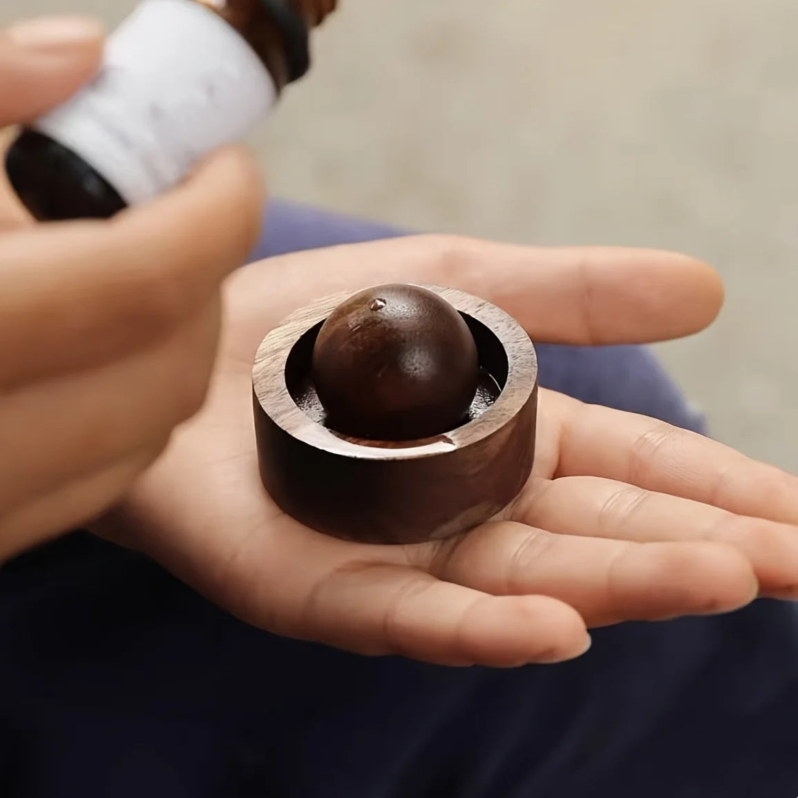 Wooden Rotating Aroma Diffuser – Car & Home Fragrance Air Freshener